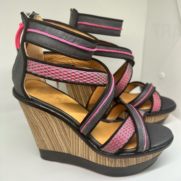 L.A.M.B.‎ By Gwen Stefani platform heels size 6.5 😍 - Picture 1 of 15